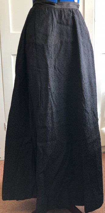 Black textured skirt (circa 1890)